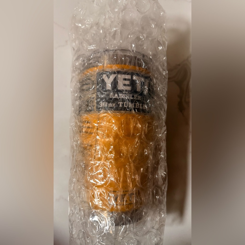 Yeti Rambler 30 oz Tumbler - Yellow (BeeKeeper) with Stainless Accents - Picture 8 of 14